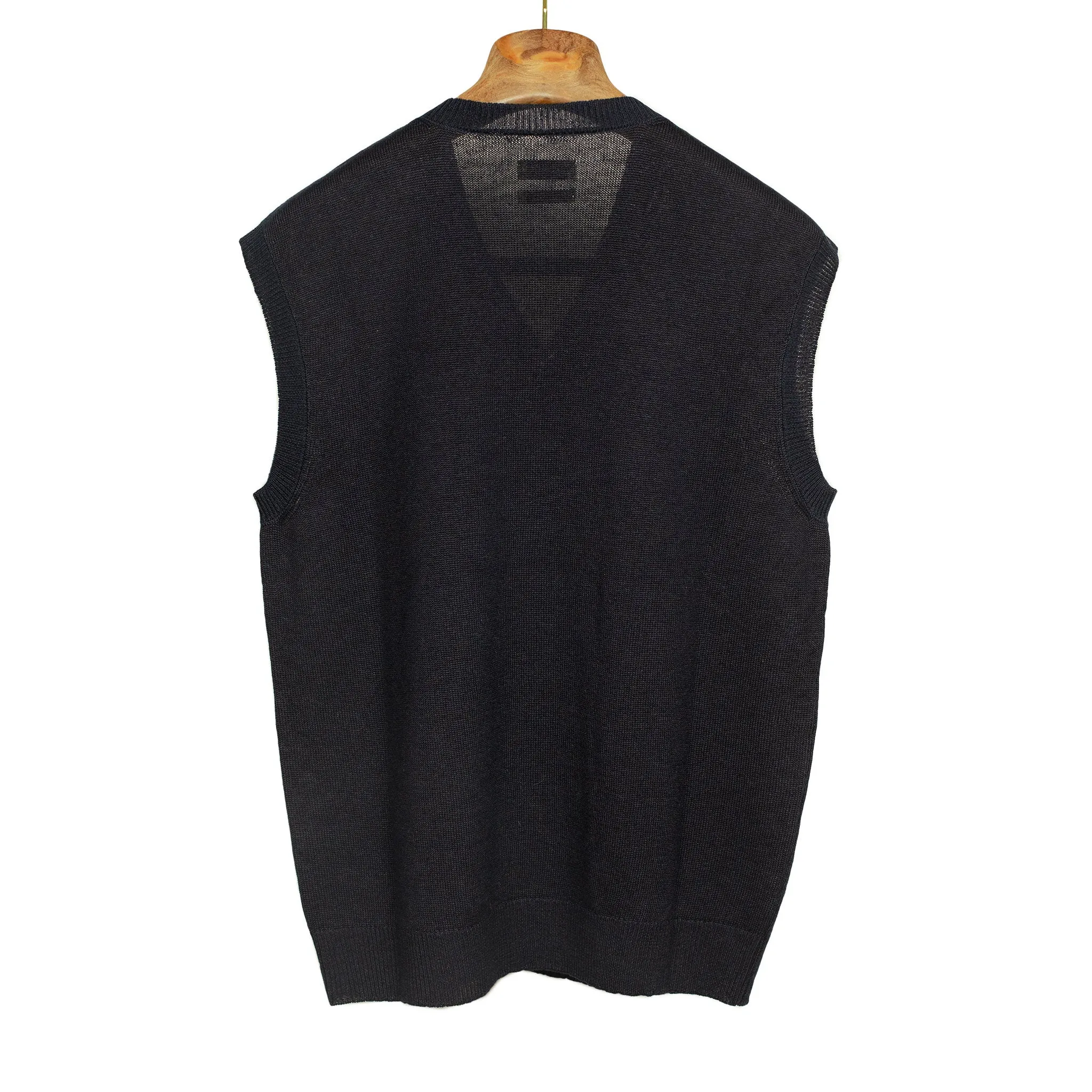 Knitted v-neck vest in navy blue Italian linen and wool